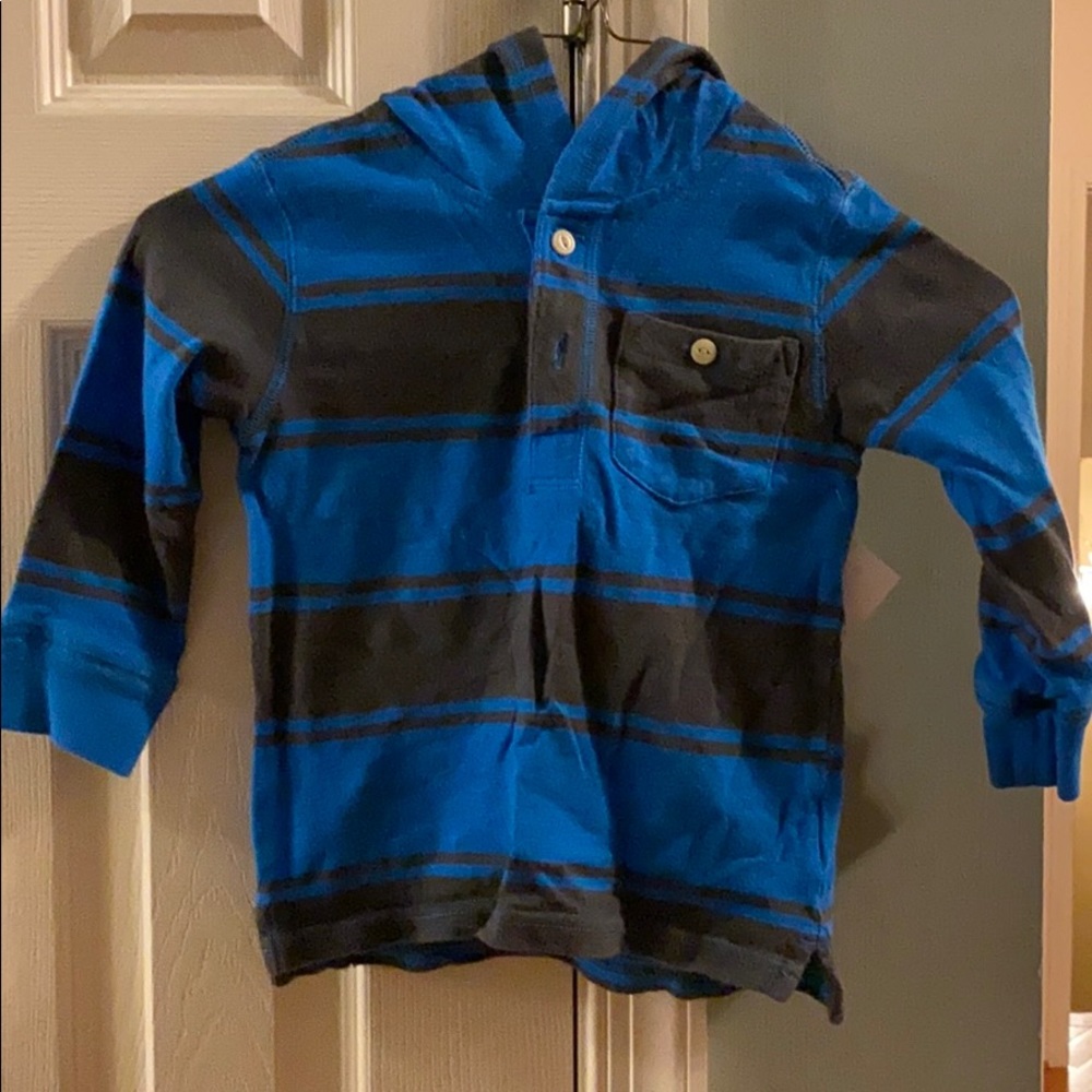 Hooded shirt
